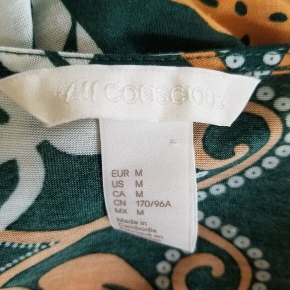 H&M Conscious Monstera Leaves Pullover Top Medium (2689) - Picture 3 of 6